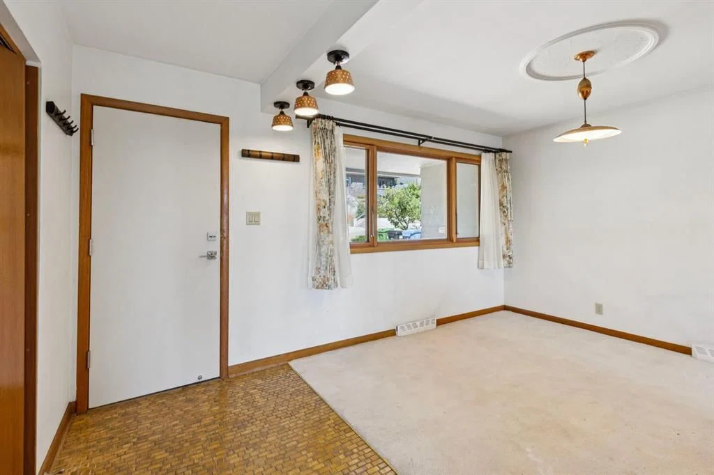 1731 12 Avenue NW, Calgary — photo 3 of 48