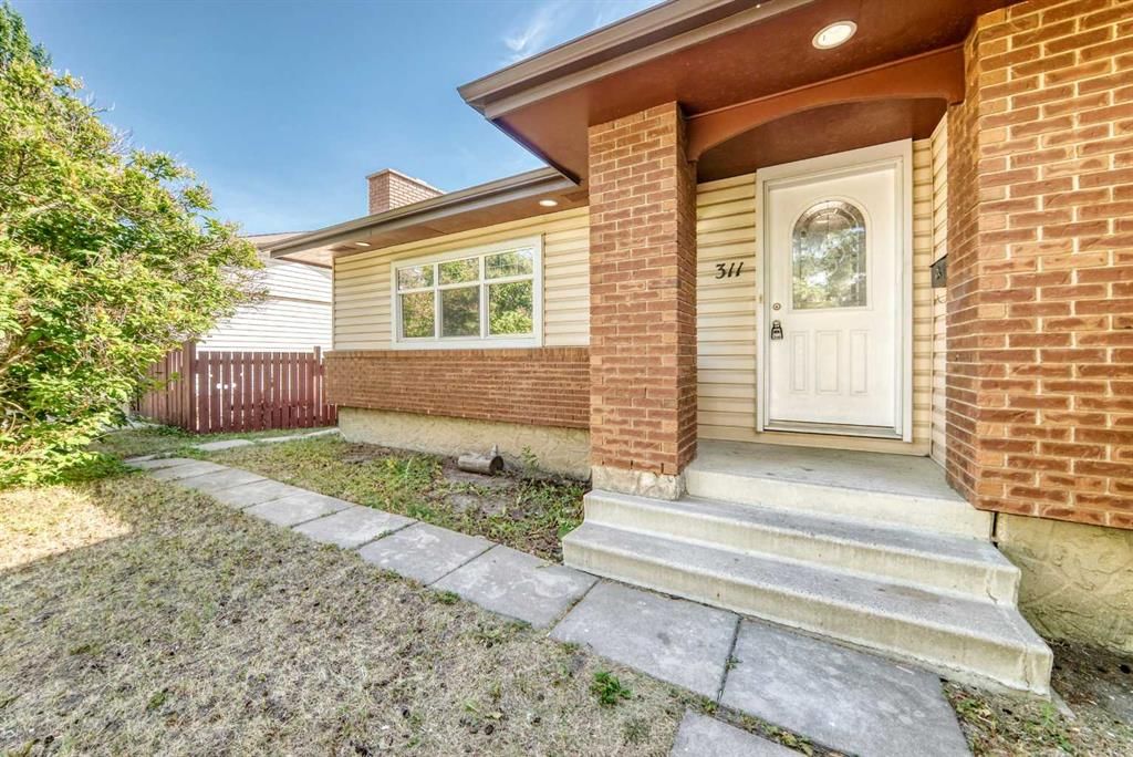 311 72 Avenue NE, Calgary — photo 3 of 50