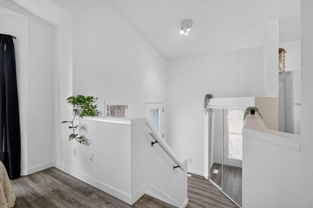 113 Mt Lorette Place SE, Calgary — photo 2 of 49