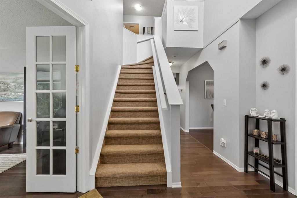 244 Scurfield Place NW, Calgary — photo 5 of 30