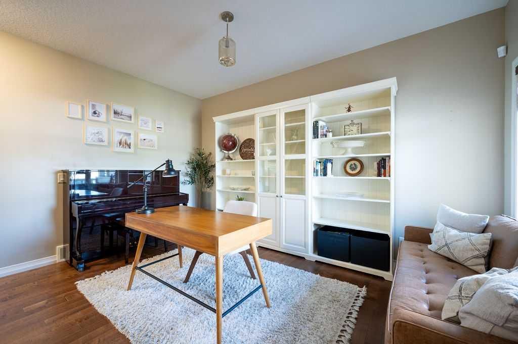 21 Chaparral Valley Court SE, Calgary — photo 3 of 45