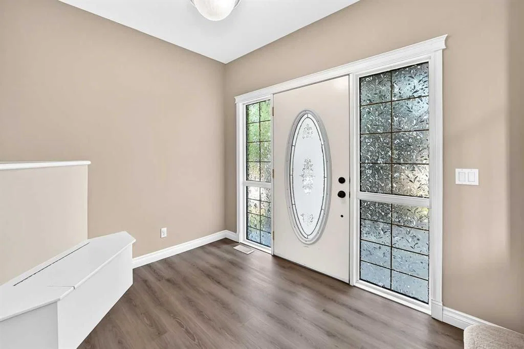 63 Royal Birch Point NW, Calgary — photo 5 of 50
