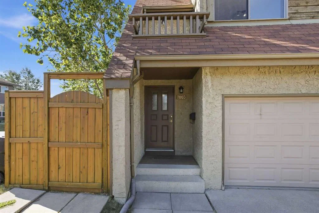 7003 Ranchero Road NW, Calgary — photo 4 of 48