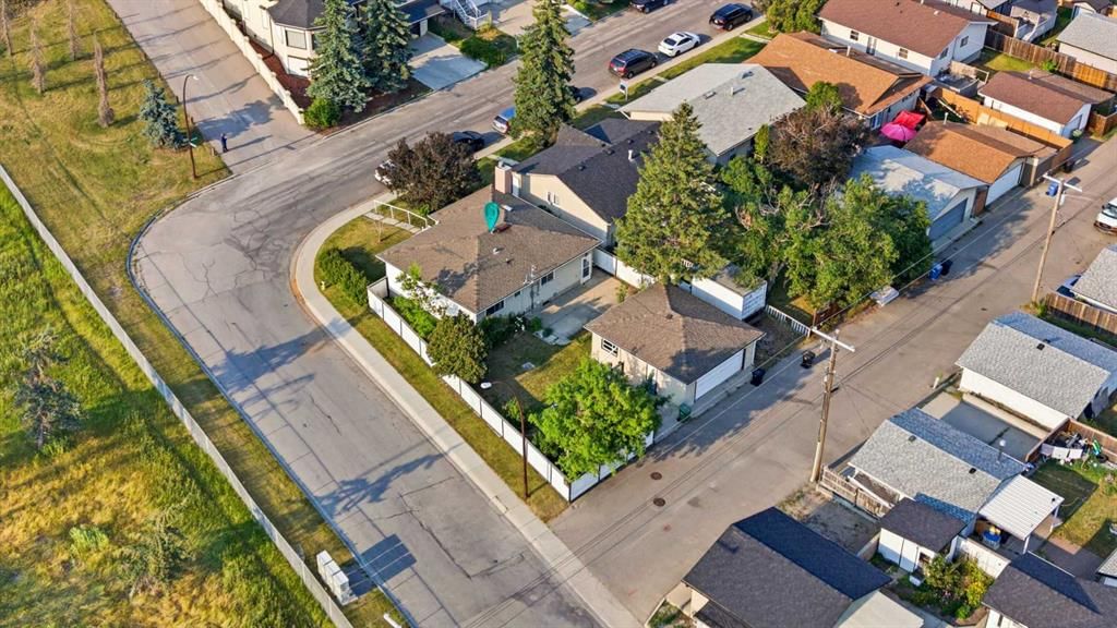 3803 14 Avenue NE, Calgary — photo 2 of 46