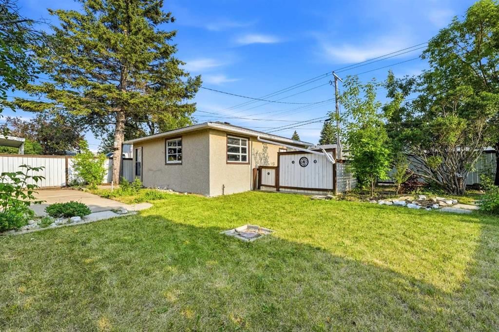 3803 14 Avenue NE, Calgary — photo 4 of 46