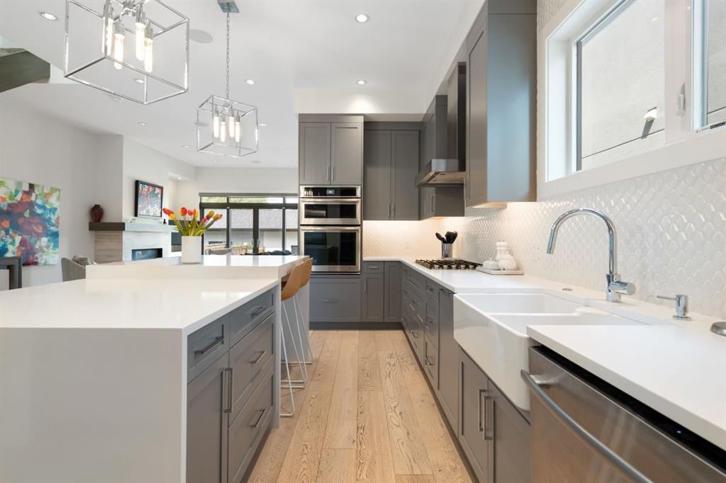 2014 48 Avenue SW, Calgary — photo 3 of 50
