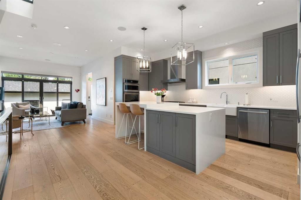 2014 48 Avenue SW, Calgary — photo 5 of 50