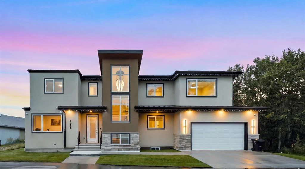 105 Rockhaven Green NW, Calgary — main listing photo