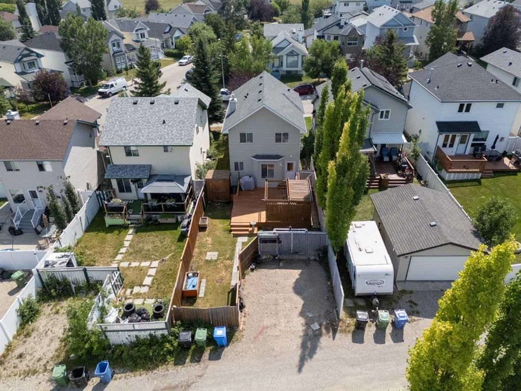 140 Hidden Point NW, Calgary — photo 5 of 43