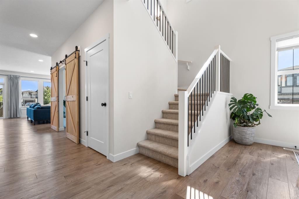 342 Creekstone Way SW, Calgary — photo 4 of 48