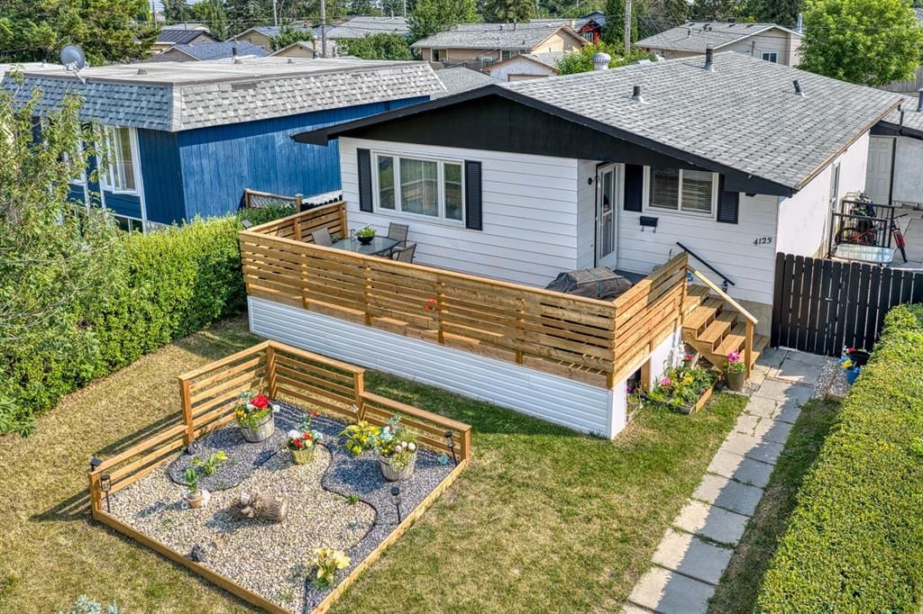4123 30 Avenue SE, Calgary — main listing photo
