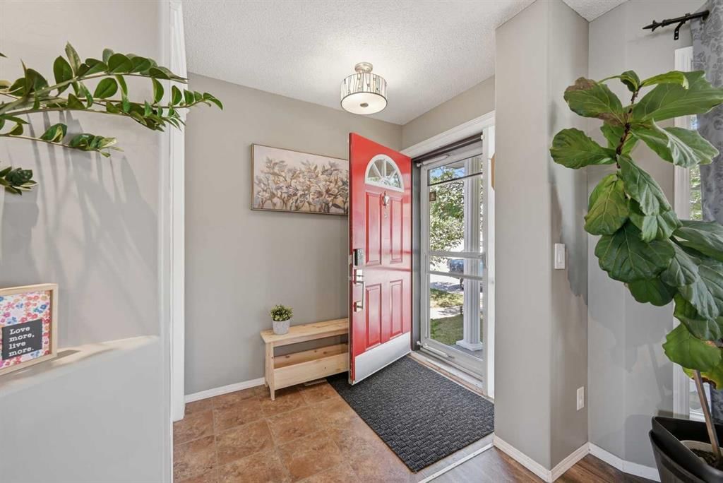 119 Bridlewood Common SW, Calgary — photo 3 of 50