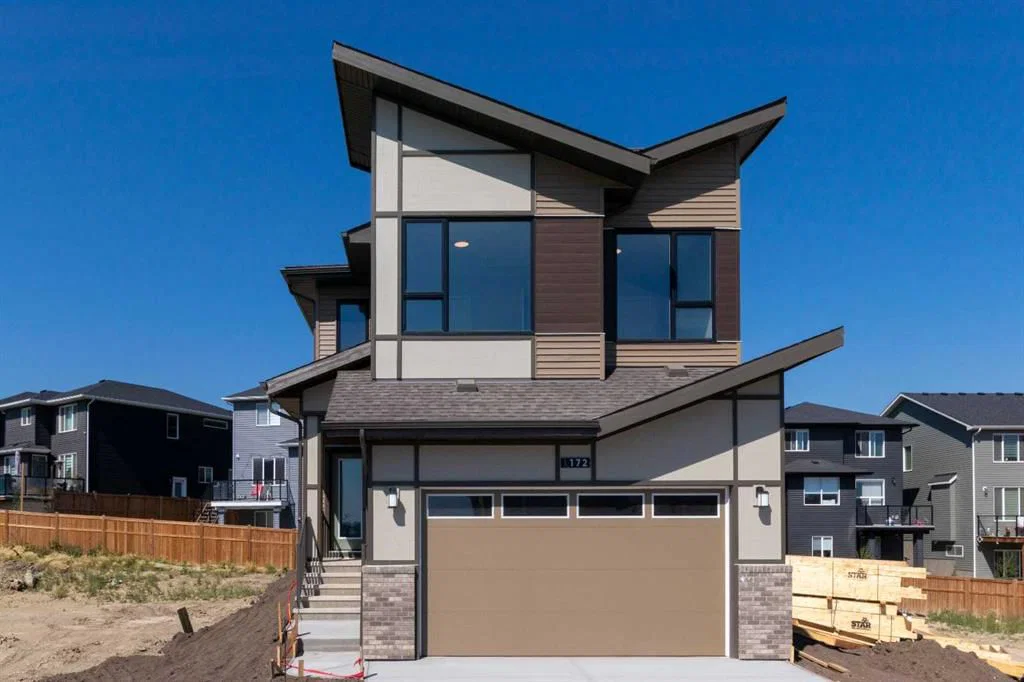 172 Starling Place NW, Calgary — main listing photo