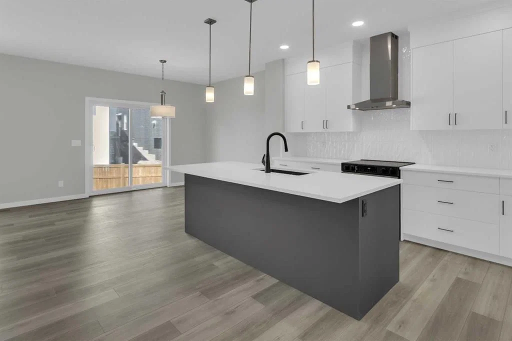 172 Starling Place NW, Calgary — photo 3 of 36