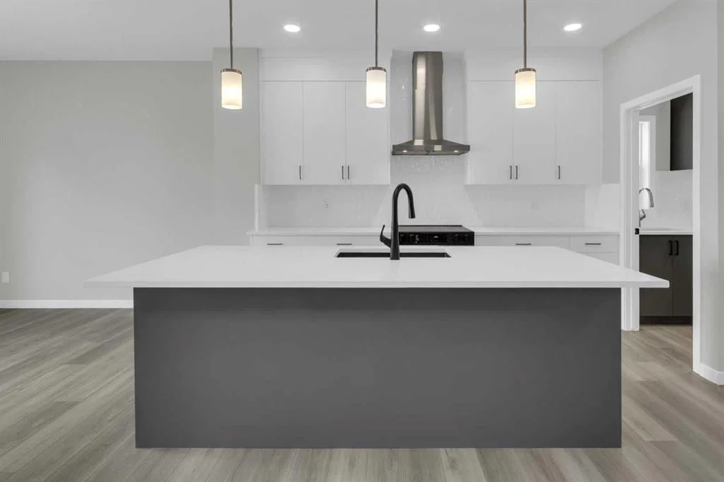 172 Starling Place NW, Calgary — photo 4 of 36