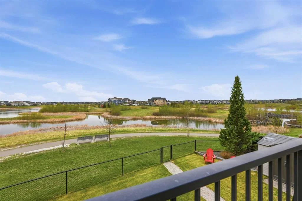 127 Marquis Grove SE, Calgary — photo 4 of 50