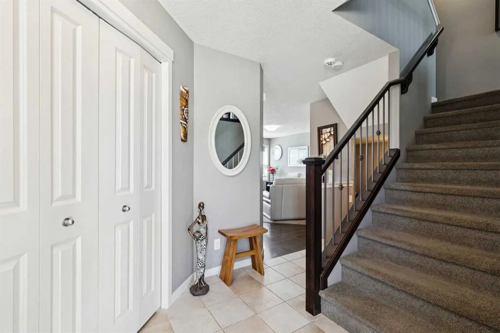 768 New Brighton Drive SE, Calgary — photo 4 of 40