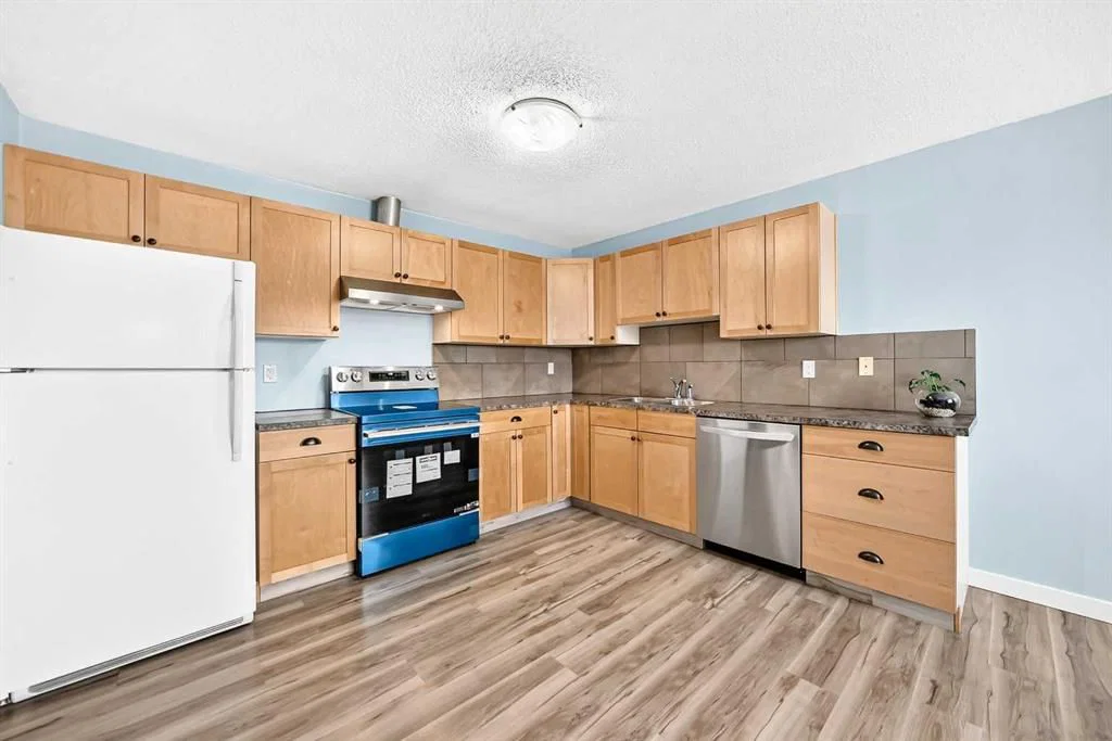 32 Macewan Park Link NW, Calgary — photo 5 of 27