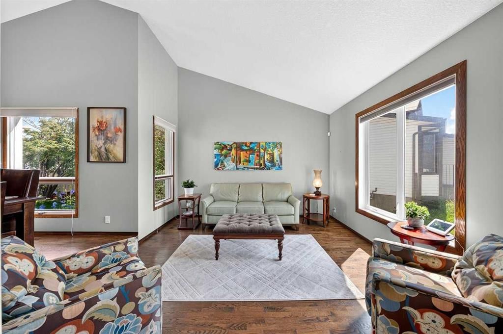 31 Scenic Cove Place NW, Calgary — photo 5 of 40