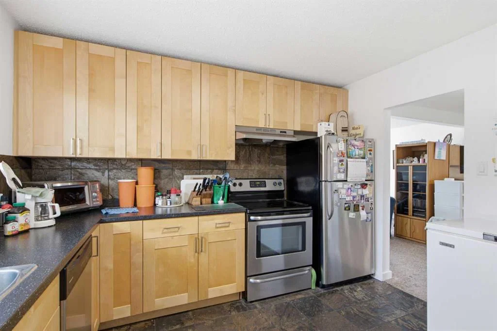 196 Gordon Drive SW, Calgary — photo 4 of 50