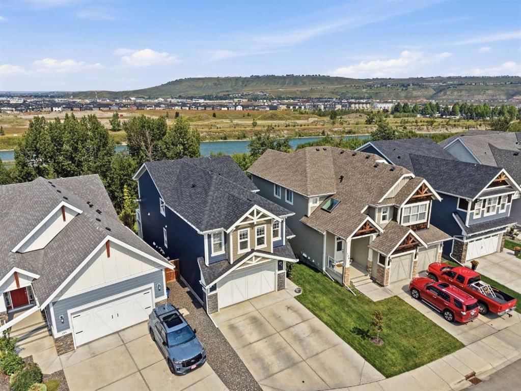 190 Riviera View, Cochrane — photo 2 of 50