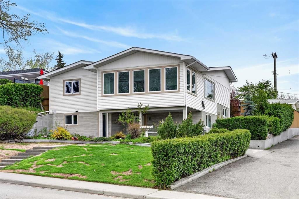 11 Selkirk Drive SW, Calgary — main listing photo