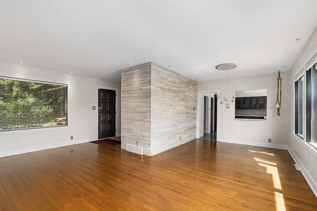 119 Coleridge Road NW, Calgary — photo 5 of 34
