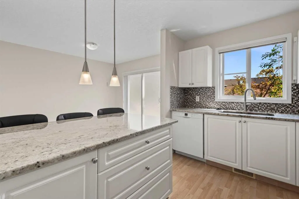 34 Eversyde Common SW, Calgary — photo 5 of 27