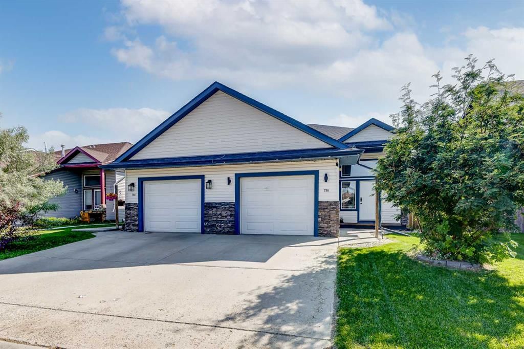 738 Carriage Lane Drive, Carstairs — photo 3 of 36