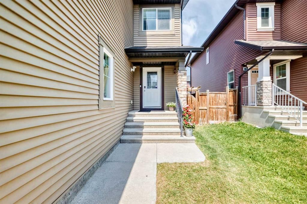 56 Evansborough Green NW, Calgary — photo 2 of 43