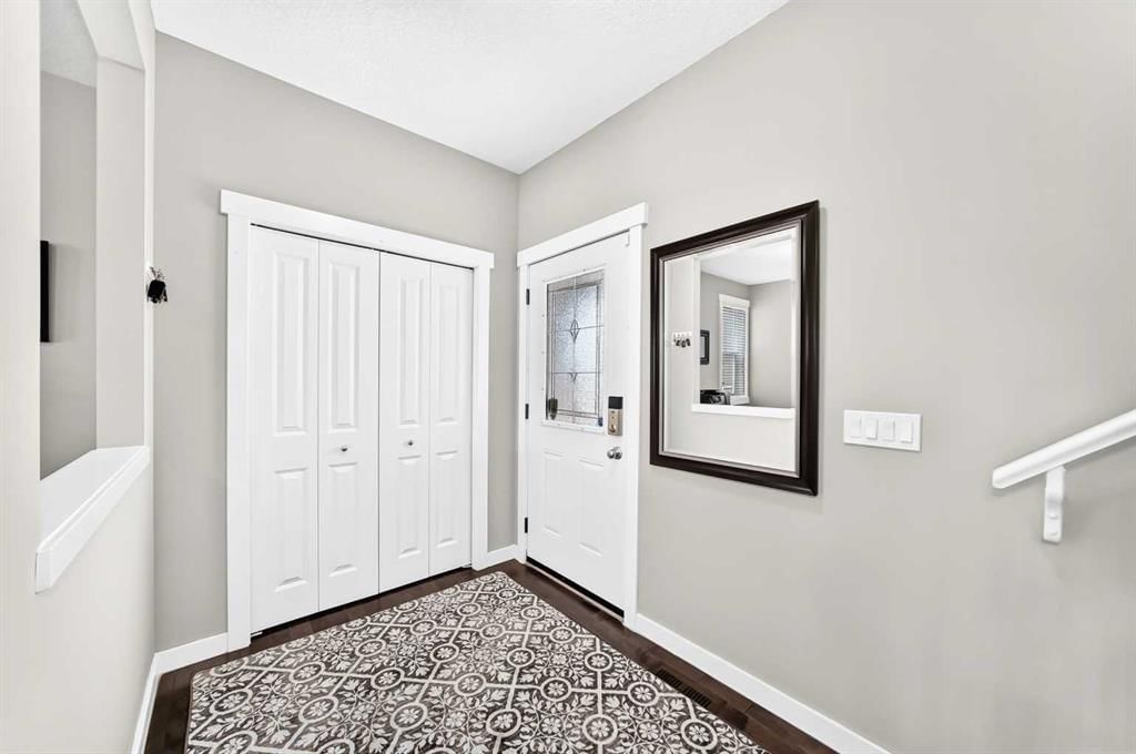 56 Evansborough Green NW, Calgary — photo 3 of 43