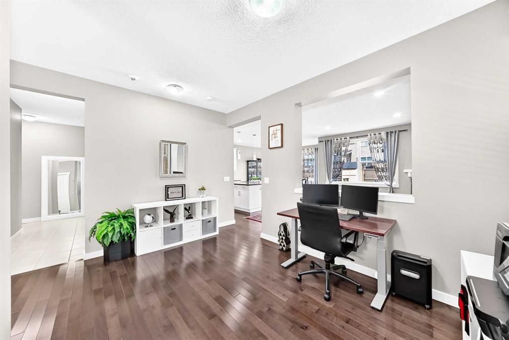 56 Evansborough Green NW, Calgary — photo 4 of 43