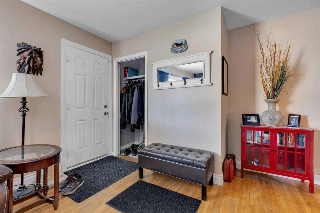 2614 44 Street SE, Calgary — photo 3 of 40