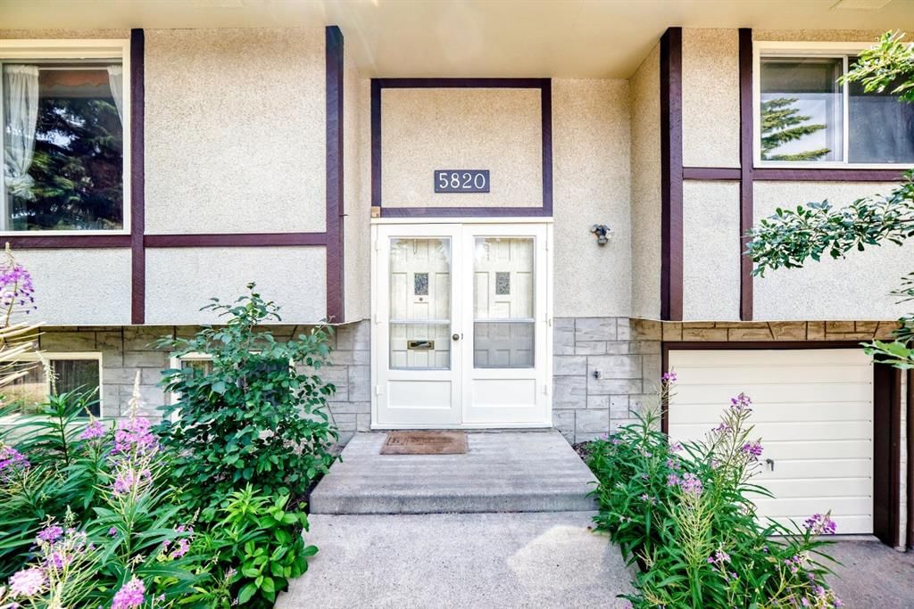 5820 Dalridge Hill NW, Calgary — photo 4 of 49