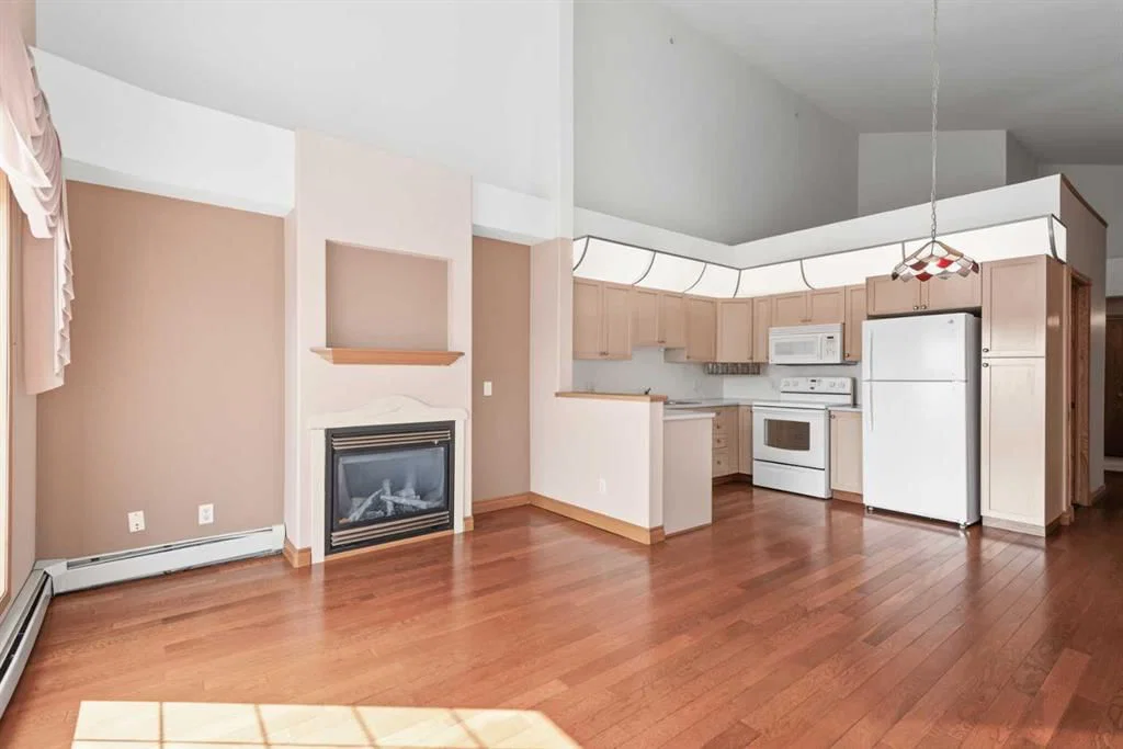 304, 728 Country Hills Road NW, Calgary — photo 5 of 41