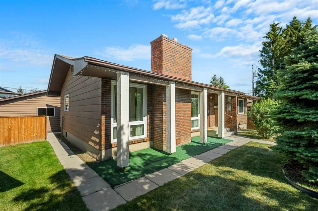 148 Lake Lucerne Crescent SE, Calgary — photo 2 of 42