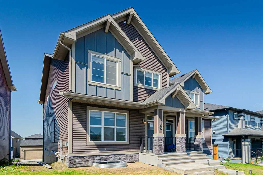 186 Aquila Drive NW, Calgary — main listing photo