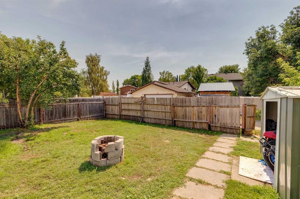 116 Riverbirch Crescent SE, Calgary — photo 3 of 26