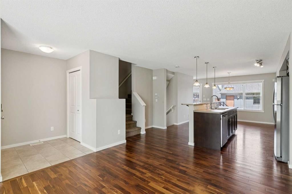 28 Walden Drive SE, Calgary — photo 2 of 32