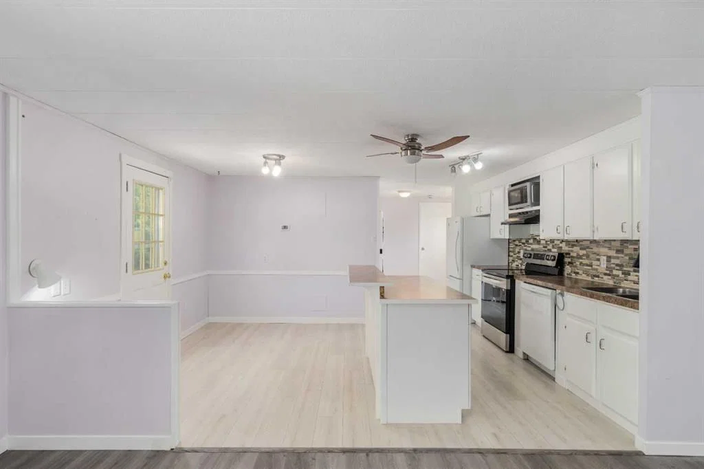 34 Burroughs Place NE, Calgary — photo 3 of 23