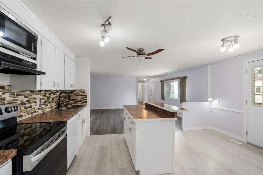 34 Burroughs Place NE, Calgary — photo 4 of 23