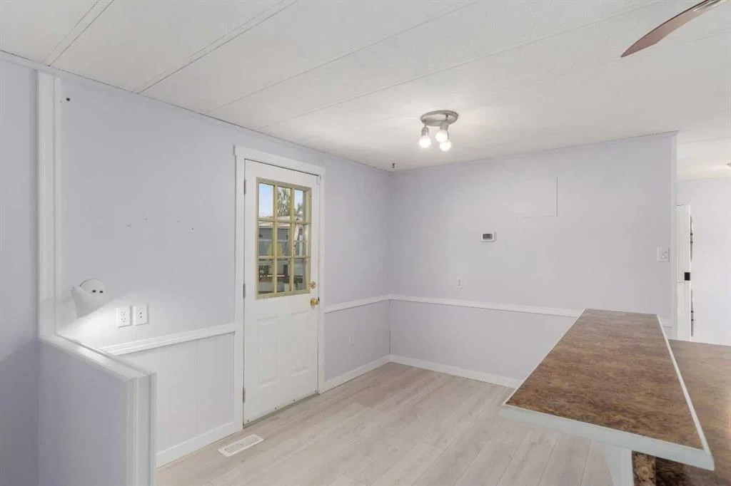 34 Burroughs Place NE, Calgary — photo 5 of 23