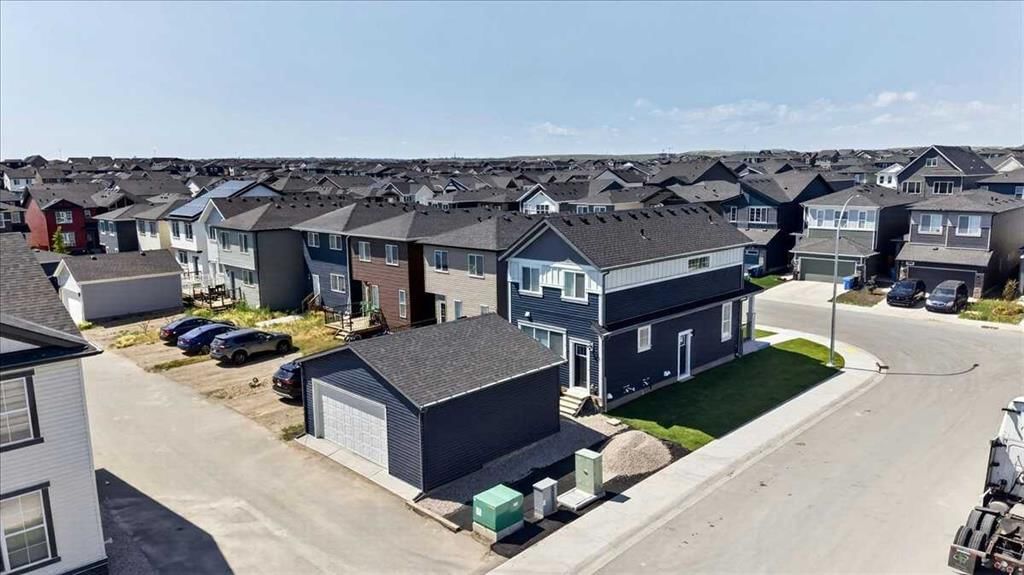 40 Amblefield View NW, Calgary — photo 2 of 43