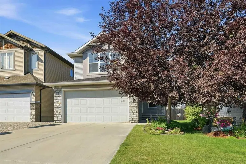 691 Panamount Boulevard NW, Calgary — main listing photo