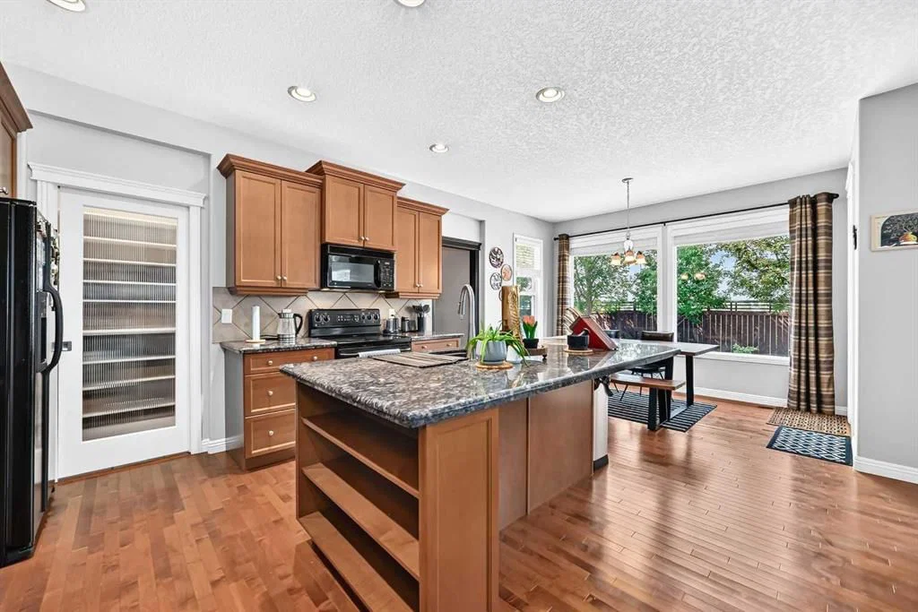 153 Cranleigh Bay SE, Calgary — photo 5 of 42