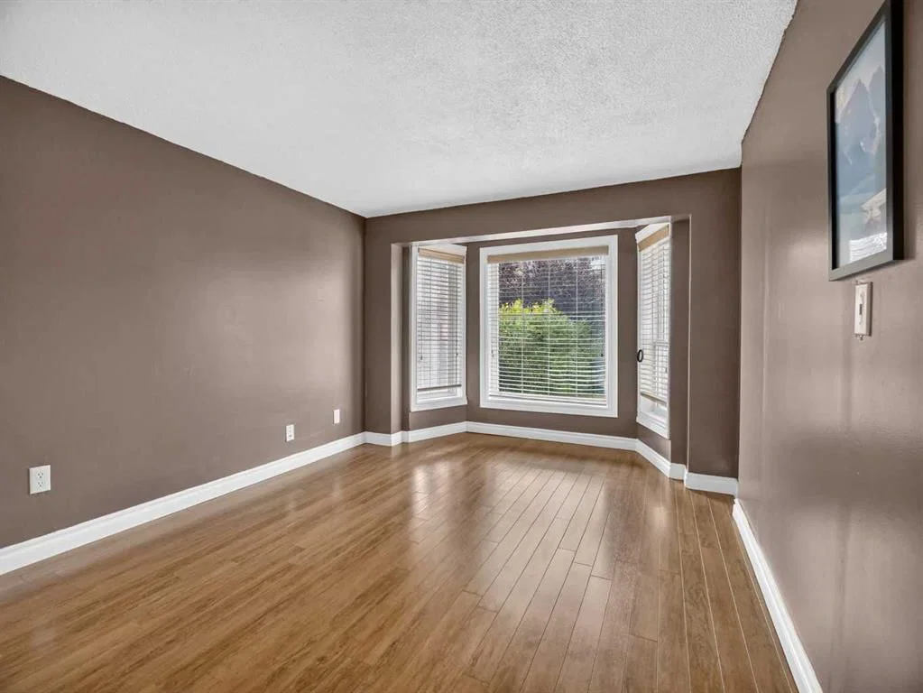 285 Fresno Place NE, Calgary — photo 4 of 41