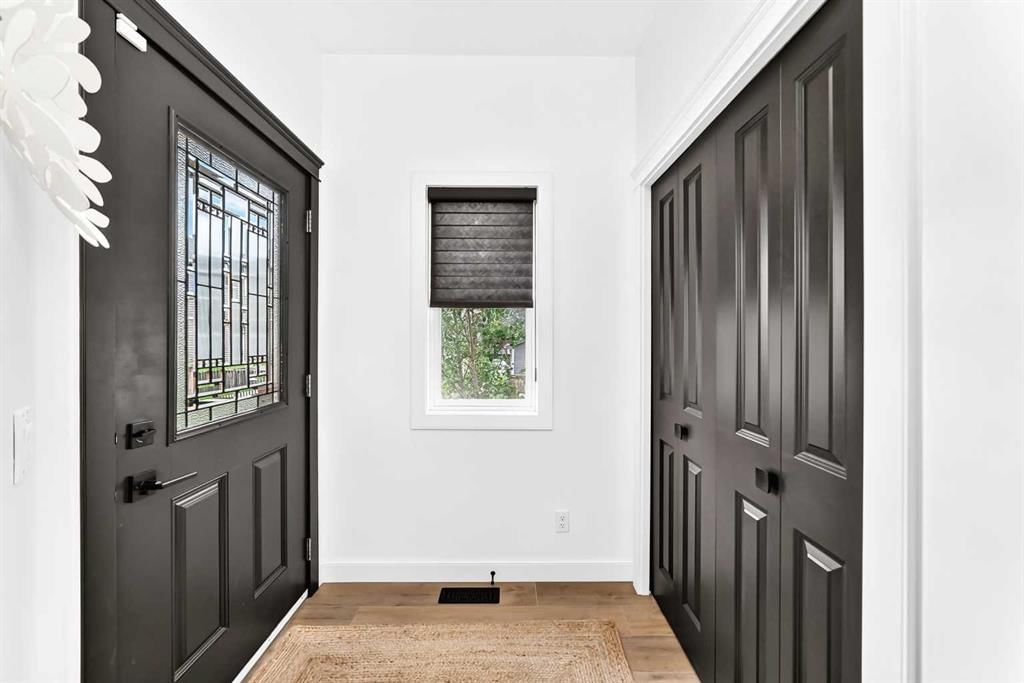 132 Evanscove Manor NW, Calgary — photo 4 of 47