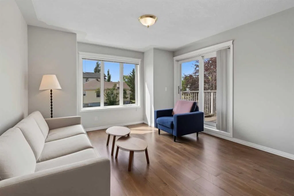 128 22 Avenue NW, Calgary — photo 4 of 34