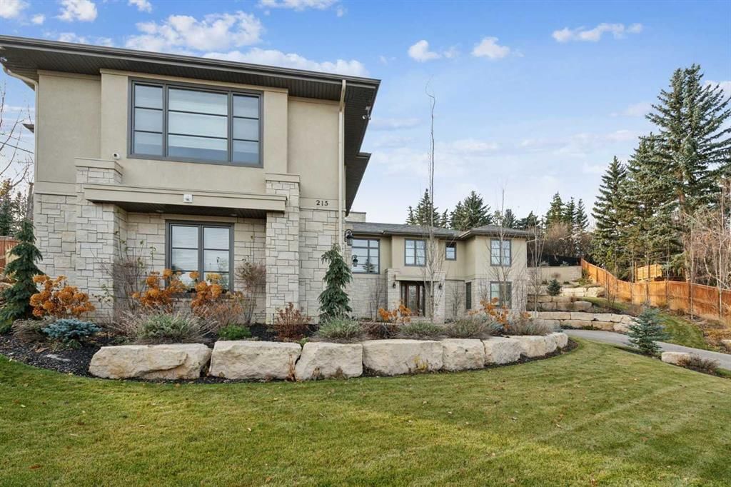 215 Patton Court SW, Calgary — photo 3 of 45