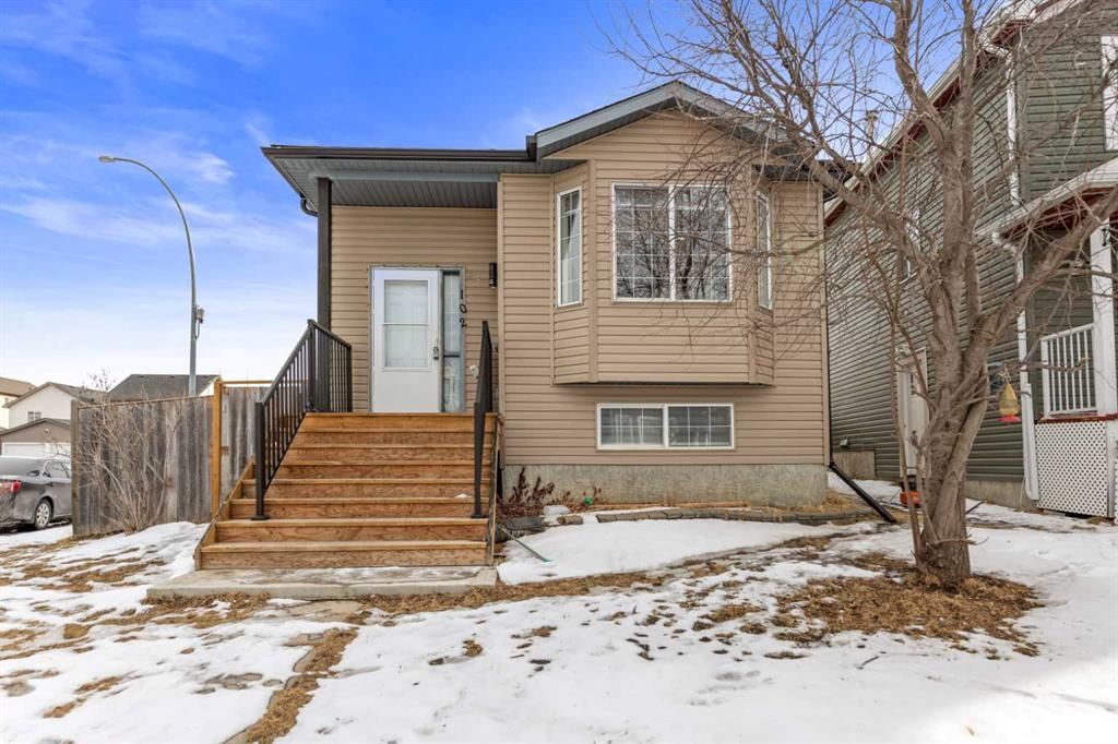 102 Martin Crossing Grove NE, Calgary — main listing photo